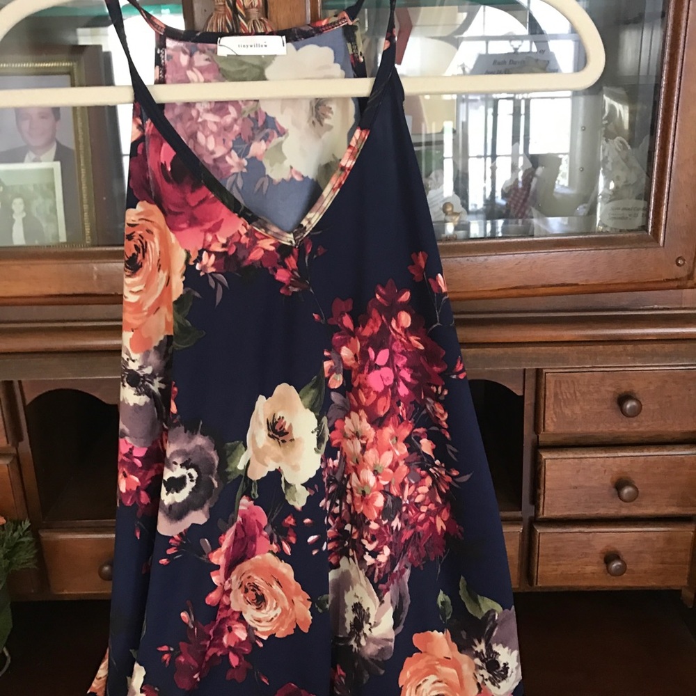 Cute lightweight floral tank